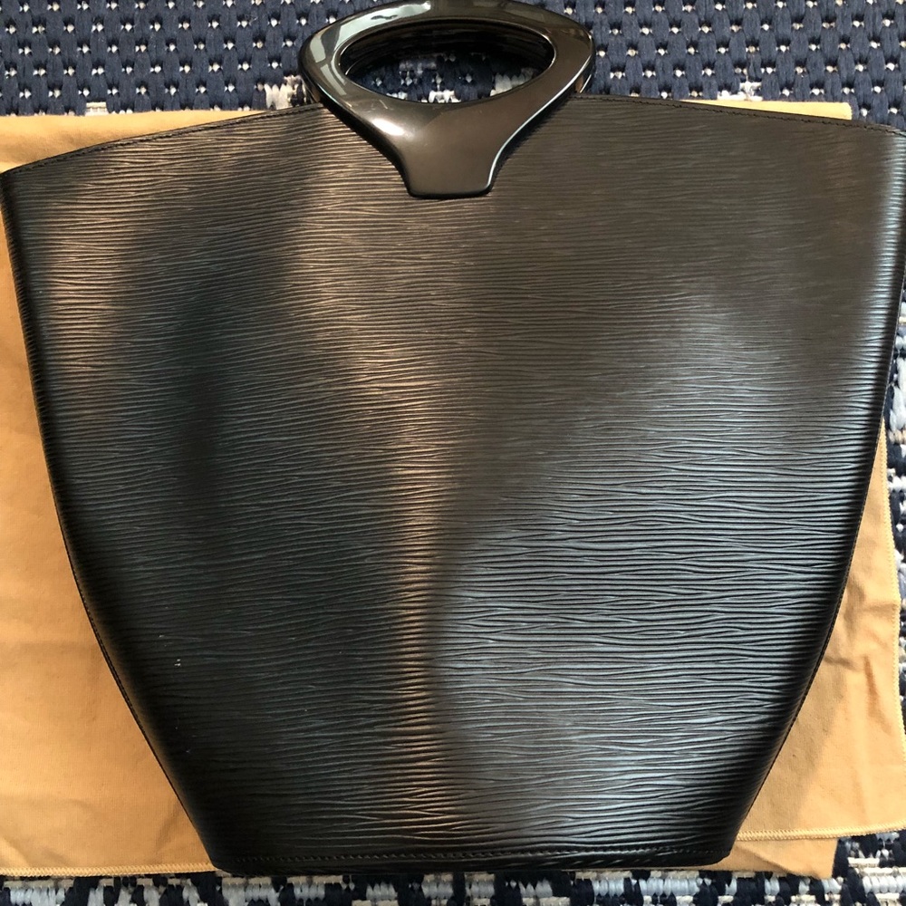 Vintage Louis Vuitton Epi Leather bucket handbag